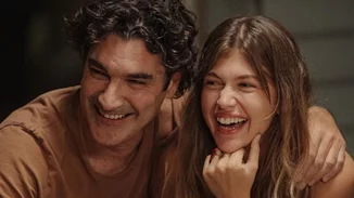 Κλέλια Ανδριολάτου | Σε "meeting" με τον Χριστόφορο Παπακαλιάτη τρώγοντας βάφλα με παγωτό