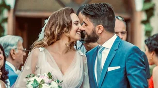 Η Κλέλια Πανταζή και Λευτέρης Τσάκαλος γιορτάζουν 7 χρόνια μαζί | Οι υπέροχες, γεμάτες αγάπη φωτογραφίες τους και οι σημαντικοί σταθμοί στη ζωή τους