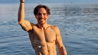 Ο Λευτέρης Πετρούνιας κάνει SUP μαζί με την κόρη του, Σοφία, στην πιο γλυκιά φωτογραφία που θα δεις σήμερα