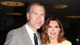 Η πιο glamorous νύφη | Τα δύο νυφικά που φόρεσε η Μιμή Ντενίση στο γάμο της με τον Σωτήρη Πολύζο