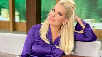 Η Ελένη Μενεγάκη σε μία σπάνια φωτογραφία με την Αλίκη Βουγιουκλάκη και τον Δημήτρη Παπαμιχαήλ, 28 χρόνια πριν