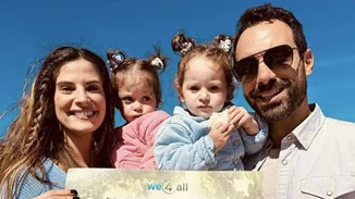 Σάκης Τανιμανίδης | Η νέα φωτογραφία με τις δίδυμες που αποδεικνύει ότι είναι ο μεγαλύτερος χαζομπαμπάς