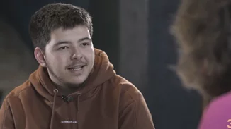 "Προσπαθούσα να μην είμαι trans, έφτασα σε σημείο να μην τρώω, να μην κοιμάμαι…"