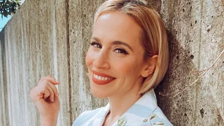 Η Νάντια Μπουλέ έγινε 39 ετών | Η πολύχρωμη ανθοδέσμη με τα τριαντάφυλλα και η γλυκιά ανάρτησή της στο Instagram