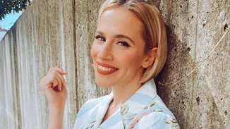 Η Νάντια Μπουλέ φωτογραφίζει την κόρη της, Σεμέλη, μαζί με τη γάτα της στην πιο χαριτωμένη φωτογραφία που θα δεις σήμερα