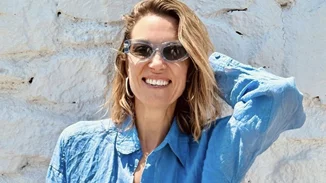 Η Βίκυ Καγιά έγινε 45 ετών και έσβησε τα κεράκια της τούρτας της έχοντας δίπλα της τα πανέμορφα και κατάξανθα παιδιά της