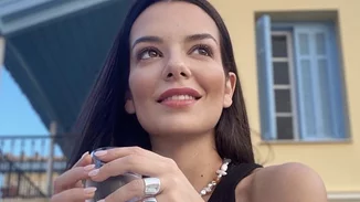 Η Νικολέττα Ράλλη πήγε πρώτη φορά στη θάλασσα χωρίς την κόρη της, Σόφη, και η αντίδρασή της τα "λέει" όλα