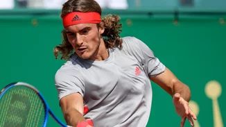 Στέφανος Τσιτσιπάς | Μας ξεναγεί στο πολυτελές νεοκλασικό του στο Παρίσι και στην απίστευτη συλλογή του από αθλητικά παπούτσια