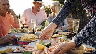 Ο μεσογειακός τρόπος ζωής και όχι μόνο η διατροφή, μειώνει τον κίνδυνο πρόωρου θανάτου