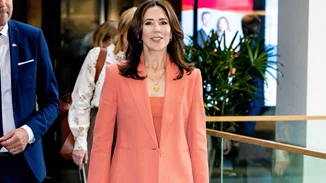 Πριγκίπισσα Mary της Δανίας | Η εμφάνιση με κοστούμι Massimo Dutti