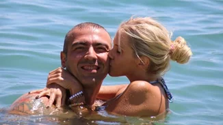 Δώρα Τσαμπάζη | Η συγκινητική φωτογραφία του Αλέξανδρου Νικολαΐδη με τα δυο τους παιδιά και το μακροσκελές κείμενο με αφορμή τη Γιορτή του Πατέρα