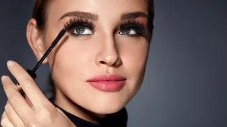 Οι καλύτερες mascaras για εσένα που έχεις κοντές βλεφαρίδες