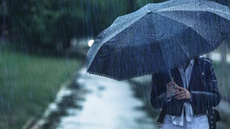 Καιρός | Έρχονται βροχές και καταιγίδες - Πού θα είναι ισχυρά τα φαινόμενα