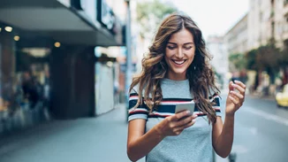 Editorial | Publisher's Notes: Scrolling εμμονές, εντελώς περιττές