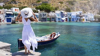 Ιδιαίτερα κολακευτικές αναφορές επιφυλάσσουν για τη Μήλο έγκυρα γαλλικά μέσα ενημέρωσης