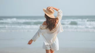 Καύσωνας Κλέων | Βράζει η χώρα με 44 βαθμούς Κελσίου - Ποιες υπηρεσίες θα κλείσουν