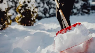 Κακοκαιρία Μπάρμπαρα | Πού θα χιονίζει την Τρίτη, τι καιρό θα κάνει στην Αττική