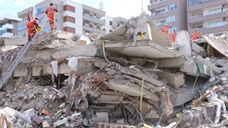 "Αυτή που δεν πεθαίνει" | Η 17χρονη Αλέινα Ελμέζ βγήκε ζωντανή από τα χαλάσματα 248 ώρες μετά τον σεισμό