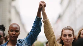 Ημέρα της Γυναίκας | Οι εκδηλώσεις και διαδηλώσεις που συμβαίνουν σήμερα σε κάθε γωνιά της γης