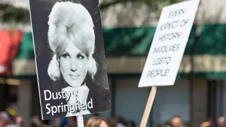 Ποια είναι η Dusty Springfield που τιμά σήμερα η Google;