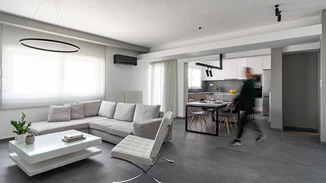 Διακόσμηση σε λευκό και γκρι: Ένα διαμέρισμα στο Νέο Ηράκλειο μας δίνει ιδέες για ενδιαφέρον minimal design