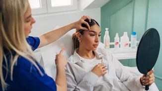 Kύκλωμα με εγκέφαλο την 54χρονη "βασίλισσα" των καλλυντικών διακινούσε "μαϊμού" botox και υαλουρονικά σε επώνυμους