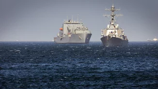 Κεφαλονιά | Ρυμουλκούνται στο λιμάνι του Αργοστολίου τα δυο εμπορικά πλοία που συγκρούστηκαν