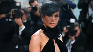 Η Jennifer Lopez με την εντυπωσιακή αδερφή της Lynda στο after party του Met Gala - Η απίστευτη ομοιότητα