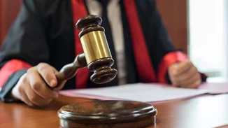 Θεσσαλονίκη | 15 χρόνια κάθειρξη σε 54χρονο που κακοποιούσε σεξουαλικά την ανήλικη κόρη της συντρόφου του