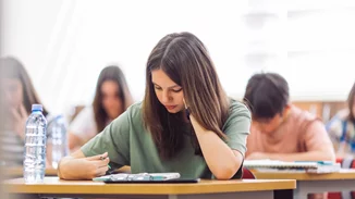 Πανελλήνιες 2023 | Σε Λατινικά, Χημεία και Πληροφορική εξετάζονται σήμερα οι υποψήφιοι