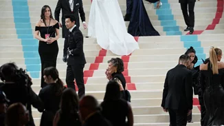 Η κατσαρίδα που έκανε την εμφάνισή της στο MET Gala -Το βίντεο που έγινε viral