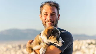 Αντίνοος Αλμπάνης | "Κάποιος έκανε λογαριασμό στα social εν αγνοία μου κι έκλεινε ραντεβού με κορίτσια 16-17 χρονών"