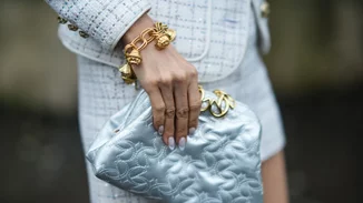 Do it like a French Girl | Τα 3 χρώματα νυχιών που λατρεύουν οι Γαλλίδες φέτος το χειμώνα