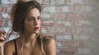 Η Αγοραστή Αρβανίτη λατρεύει την ψυχολόγο της, ξέρει ποιο είναι το μυστικό της επιτυχίας στον έρωτα και αγαπά να κάνει binge-watching τη σειρά "Ευτυχισμένοι Μαζί"