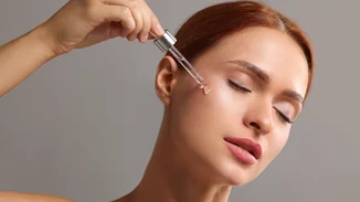 5 οικονομικά προϊόντα που κάνουν παρελθόν τις ρυτίδες και τις κηλίδες