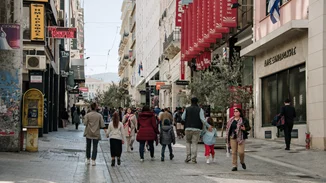 Ξεκινούν αύριο οι χειμερινές εκπτώσεις - Ποιες Κυριακές θα είναι ανοιχτά τα εμπορικά καταστήματα