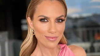 "Μαμά τι κάνεις;" | Το αστείο βίντεο που δημοσίευσε η Ντορέττα Παπαδημητρίου με τον πανέμορφο γιο της, Φίλιππο, από την τελετή αποφοίτησής του