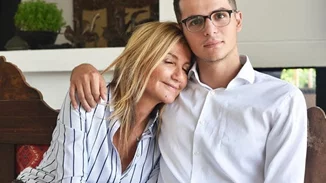 Η Μαρέβα Γκραμπόφσκι Μητσοτάκη εύχεται στον γιο της, Κωνσταντίνο Μητσοτάκη, για τα 25α γενέθλιά του με μία φωτογραφία από τα παλιά