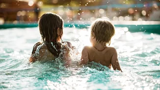 Τραγωδία στη Νέα Μάκρη με 10χρονη που έμεινε τρία λεπτά στον πάτο της πισίνας