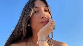 Κατερίνα Κακοσαίου | Η 24χρονη κόρη του Γιάννη Πλούταρχου σε μία υπέροχη φωτογραφία με τις πανέμορφες αδελφές της και τη μητέρα τους, Μαρία Παπαδοπούλου