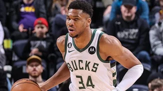 Γιάννης Αντετοκούνμπο | "Μακάρι ο πατέρας μου να ήταν εδώ μαζί μας απόψε για να δει τι έχουμε καταφέρει..."