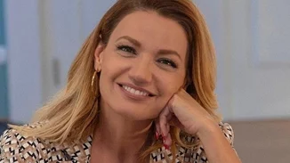 Παναγιώτα Βλαντή | Με μαντήλι στα μαλλιά μαζεύει σταφύλια και παραδίδει μαθήματα στιλ