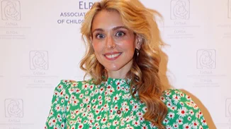 15 χρόνια πριν | Η Μαριάννα Γουλανδρή Λαιμού σε μία δημόσια εμφάνιση με τη γιαγιά της, Μαριάννα Β. Βαρδινογιάννη