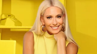 Η Μαρία Μπακοδήμου όπως δεν την έχουμε ξαναδεί | Το μονόχρωμο και casual outfit που επέλεξε να φορέσει σε συναυλία