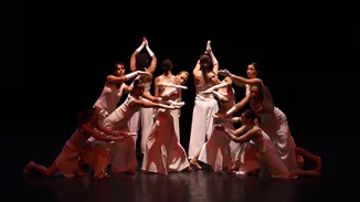 Ο πρωτοπόρος χορογράφος Γιαν Μάρτενς έρχεται στην Πειραιώς 260 με μία παράσταση για τη δύναμη τού να είσαι διαφορετικός