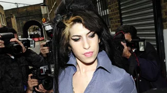 Nέο βιβλίo για την Amy Winehouse