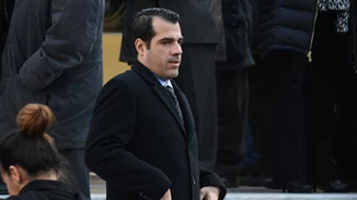 Θάνος Πλεύρης | Η σπάνια εμφάνιση με την εκθαμβωτική σύζυγό του