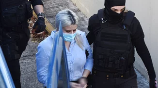 Επίθεση με βιτριόλι | Ένταση στο δικαστήριο - Φώναζαν οι συγγενείς της Ιωάννας στην Έφη Κακαράντζουλα