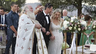 Γάμος Ρουβά | Το παραμυθένιο νυφικό και ο τρισευτυχισμένος γαμπρός μαζί με τον ενός έτους γιο του