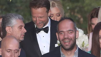 Παντρεύτηκε ο Κώστας Καραφώτης | Οι φωτογραφίες από τον γάμο με την Κάτια Μάνου